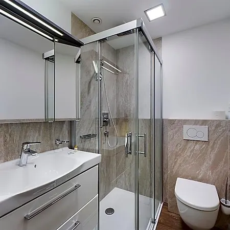 Denggenhof Bed & Breakfast 3*