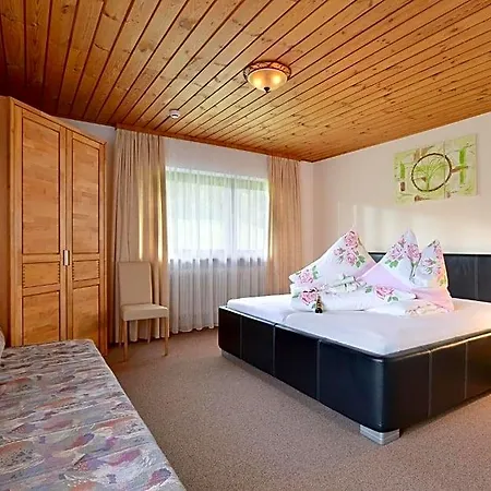 Denggenhof Bed & Breakfast 3*