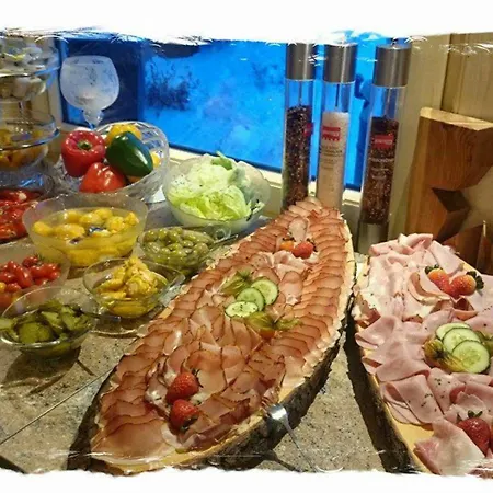 Oda ve Kahvaltı Denggenhof 3*