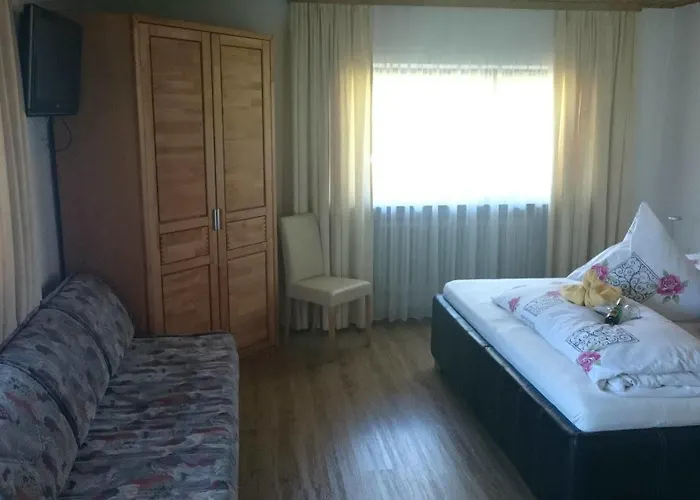 Denggenhof Bed and Breakfast 3*